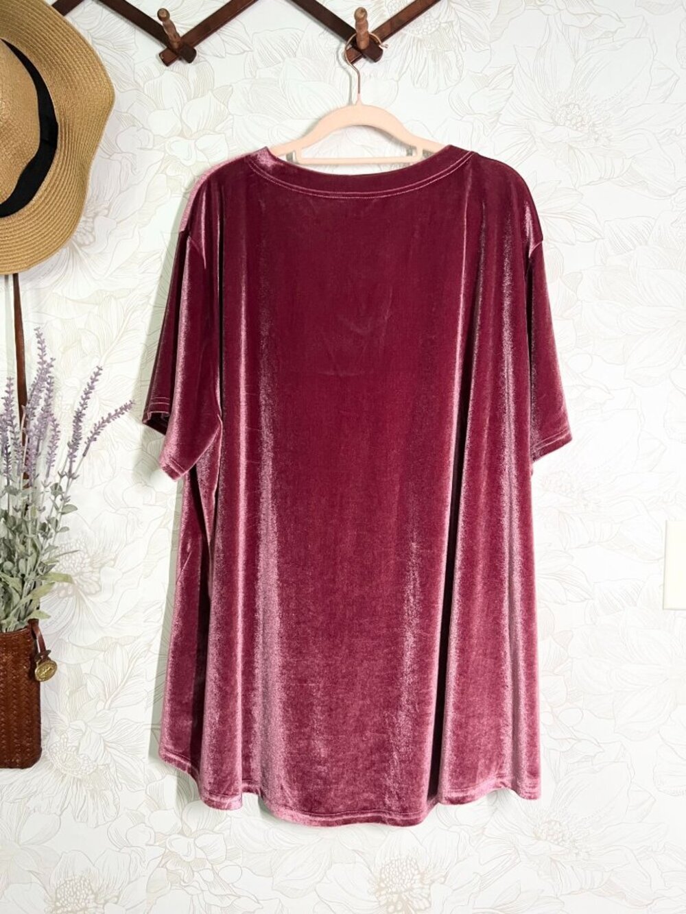 Amaryllis Burgundy Velvet Oversized V-Neck Tunic Top 3X Short Sleeve Stretchy Po - Picture 6 of 6